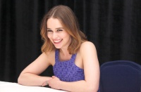 Эмилия Кларк (Emilia Clarke) 'Me Before You' Press Conference at the Ritz Carlton Hotel in New York City (May 21, 2016) - 57xНQ WyGLPcVw