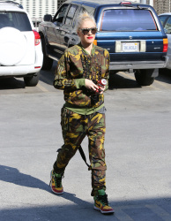 Gwen Stefani - Out and about in LA, 19 января 2015 (24xHQ) Y5E7y288