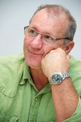 Ed O'Neill - Modern Family press conference portraits by Vera Anderson (Los Angeles, October 11, 2012) - 7xHQ Y8M1y5Ii
