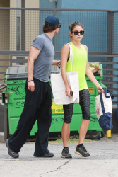 Ian Somerhalder & Nikki Reed - at the farmer's market in Sherman Oaks (July 20, 2014) - 152xHQ YI44LCjA