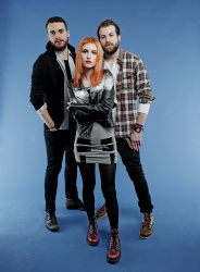 Paramore (Hayley Williams,  Jeremy Davis, Taylor York) - Chris McAndrew Photoshoot for The Guardian (February, 2013) - 35xHQ YdbTBgGu