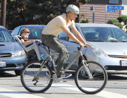 Josh Duhamel - Josh Duhamel - Out for lunch with his son in Santa Monica - April 27, 2015 - 30xHQ ZE8Aartj