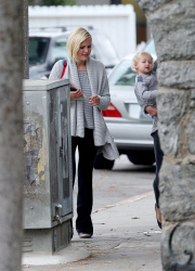 Malin Akerman - Out and about in Los Feliz - February 22, 2015 (27xHQ) ZHa72E8D
