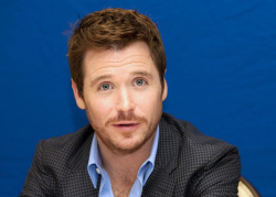 Kevin Connolly - "Entourage" press conference portraits by Armando Gallo (Hollywood, July 28, 2011) - 7xHQ ZURagfzj