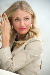 Cameron Diaz - The Green Hornet press conference portraits by Vera Anderson (Beverly Hills, January 11, 2011) - 11xHQ ZWRGdHwY
