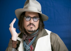 Johnny Depp - "The Tourist" press conference portraits by Armando Gallo (New York, December 6, 2010) - 31xHQ Zdce5bO1