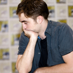 Robert Pattinson - "The Twilight Saga: Breaking Dawn. Part 1" press conference portraits by Armando Gallo (San Diego, July 21, 2011) - 34xHQ ZioOHFnO