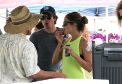 Ian Somerhalder & Nikki Reed - at the farmer's market in Sherman Oaks (July 20, 2014) - 152xHQ AvhK4AuS