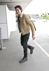 Ben Barnes - Ben Barnes - Departing From LAX Airport (January 29,2015) - 15xHQ BUlWuHcT