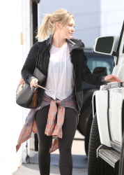 Hilary Duff - Out in Beverly Hills - February 19, 2015 (14xHQ) G8eZ6hO7