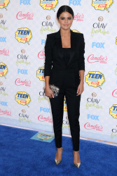 Selena Gomez - At the FOX's 2014 Teen Choice Awards, August 10, 2014 - 393xHQ GcOua32I