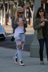 Amanda Bynes - spotted in West Hollywood looking healthy, 31 января 2015 (14xHQ) HB9wYHMB