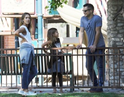Jessica Alba - Jessica and her family spent a day in Coldwater Park in Los Angeles (2015.02.08.) (196xHQ) Inevlkgo