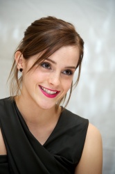 Emma Watson - The Perks of Being a Wallflower press conference portraits by Vera Anderson (Toronto, September 7, 2012) - 7xHQ JHqkq8ic