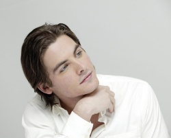 Kevin Zegers - Поиск MH1vamF8