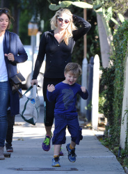 Ali Larter - Out and about in West Hollywood - February 24, 2015 (8xHQ) MRIM4eI5
