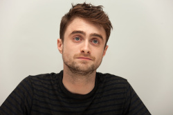 Daniel Radcliffe - What If press conference portraits by Herve Tropea (Los Angeles, August 7, 2014) - 8xHQ N0yemikV