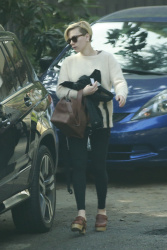 Scarlett Johansson - Out and about in LA - February 19, 2015 (28xHQ) NMW6Nhfl