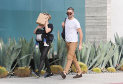 Scarlett Johansson - Out and about in Venice, CA - February 1, 2015 - 33xHQ NRZFpDYe