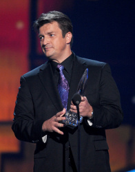 Nathan Fillion - Nathan Fillion - 39th Annual People's Choice Awards at Nokia Theatre in Los Angeles (January 9, 2013) - 28xHQ O3FdETkO