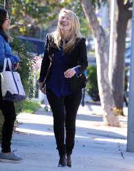 Ali Larter - Out and about in LA - March 3, 2015 (24xHQ) PKDk5Ly0