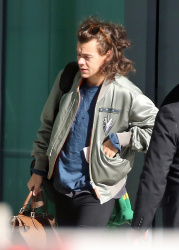Harry Styles - Leaving Heathrow Airport in London, England - March 3, 2015 - 12xHQ PVDHfAFW
