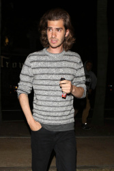 Andrew Garfield & Emma Stone - Leaving an Arcade Fire concert in Los Angeles - May 27, 2015 - 108xHQ Q00TyBMQ