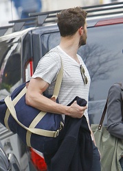Jamie Dornan - Leaving the gym with his wife Amelia Warner - April 8, 2015 - 15xHQ Q85X1BGV
