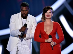 Demi Lovato - At the MTV Video Music Awards, August 24, 2014 - 112xHQ R9yM5gMe