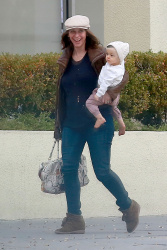 Jennifer Love Hewitt - Out for lunch in West Hollywood, 13 января 2015 (20xHQ) SflBNgHI