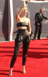 Miley Cyrus - 2014 MTV Video Music Awards in Los Angeles, August 24, 2014 - 350xHQ StqegFzE