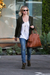 Sarah Michelle Gellar - Out and about in LA, 21 ноября 2014 (43xHQ) UvrBsmCj