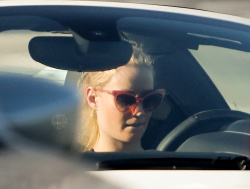 Iggy Azálea going to a doctors appointment in Beverly Hills, CA. - February 18, 2015 (15xHQ) VIKaMhYd
