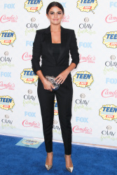 Selena Gomez - At the FOX's 2014 Teen Choice Awards, August 10, 2014 - 393xHQ VU3ZPycw
