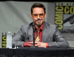 Robert Downey Jr. - "Iron Man 3" panel during Comic-Con at San Diego Convention Center (July 14, 2012) - 36xHQ VxFjk4c4