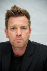 Ewan McGregor - 'The Impossible' Press Conference Portraits by Vera Anderson - September 8, 2012 - 6xHQ X3gVrhzS