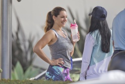 Kelly Brook - Kelly Brook - booty in tights after leaving a gym in California - February 4, 2015 - 11xHQ XVy5Ca6z