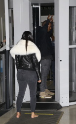 Kim Kardashian & Kanye West - At LAX Airport in Los Angeles, 7 января 2015 (68xHQ) XisXqqcO