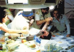 Ian Holm, Sigourney Weaver - постеры и промо стиль к фильму "Alien (Чужой)", 1979 (70хHQ) XvBQVQCB