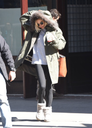 Sienna Miller - Out and about in New York City - February 11, 2015 (30xHQ) XyFuo9V0