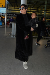 Kris Jenner - at Heathrow airport in London - March 2, 2015 (14xHQ) Y0L6tmh5