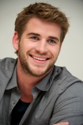 Liam Hemsworth - The Hunger Games press conference portraits by Vera Anderson (Los Angeles, March 1, 2012) - 9xHQ Z23fGTL6