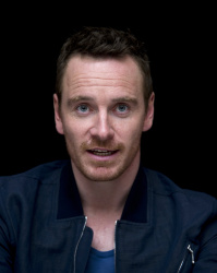 Michael Fassbender - X- Men: Days of Future Past press conference portraits by Magnus Sundholm (New York, May 9, 2014) - 25xHQ ZtPvOoCB